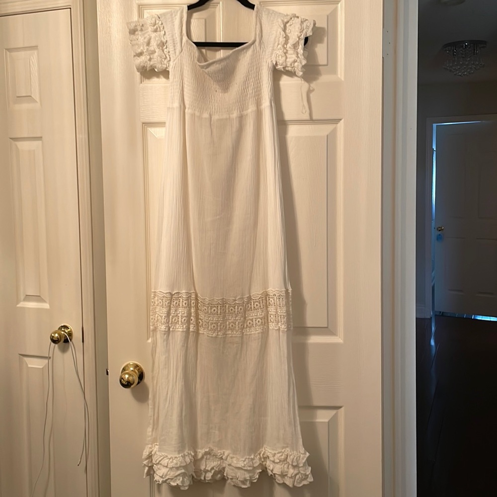 Remo & Juliet Size M White Lace Maxi Dress